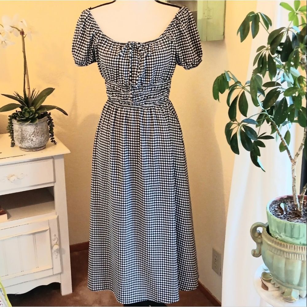 Monteau Los Angeles Checked Dress. Cottagecore. Peasant. Gingham - Picture 2 of 12